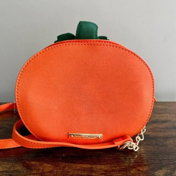 •SOLD•|Betsey Johnson| Cute NWT Halloween Pumpkin Trendy Crossbody Bag Purse NEW - Picture 2 of 9